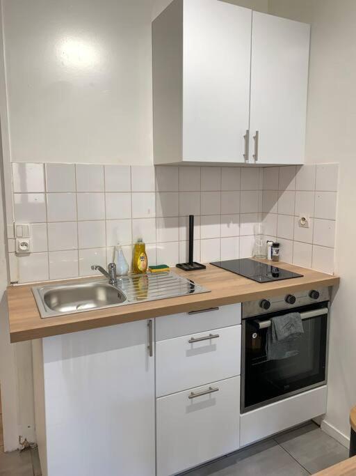 Jolie Studio En Centre Ville Chateauroux Luaran gambar