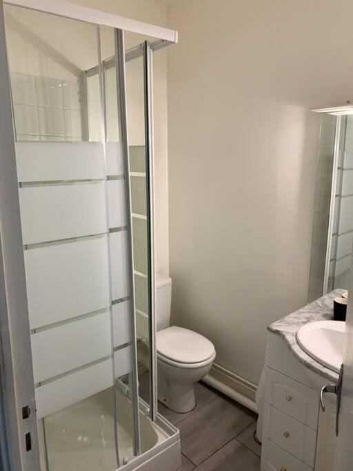Jolie Studio En Centre Ville Chateauroux Luaran gambar