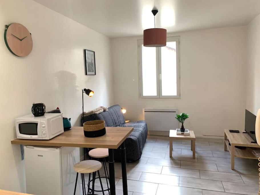 Jolie Studio En Centre Ville Chateauroux Luaran gambar